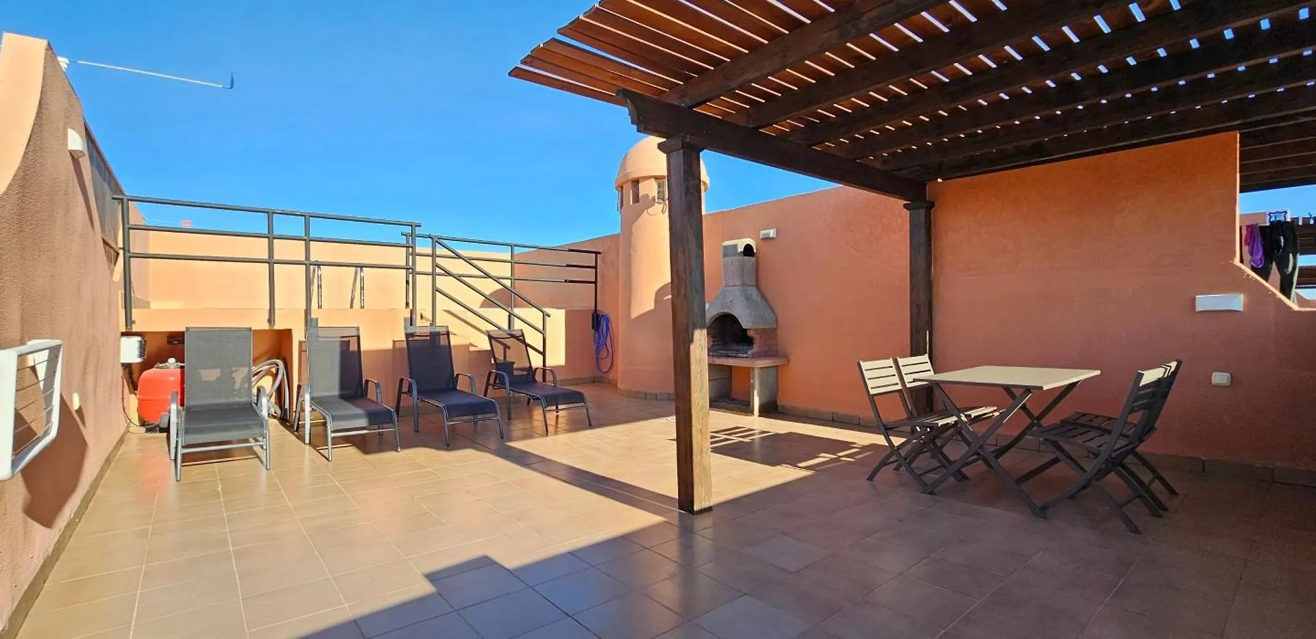 شقة Homes Of Spain, Apartamentos Paraiso Vera Playa, Ed Tahiti, Atico B De 2 Dormitorios Con Piscina Privada En Solarium Y Barbacoa, Pie De Playa Playas de Vera